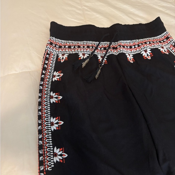 Green Dragon Rayon Capri Embroidered Pants - Picture 2 of 13